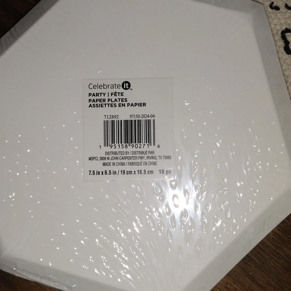 NWT Corelle Blue and White Geometric Plates